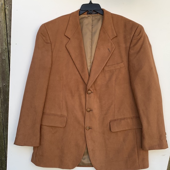 Men’s blazer Suede camel color. See pictures for sizes great for fall - Picture 8 of 14